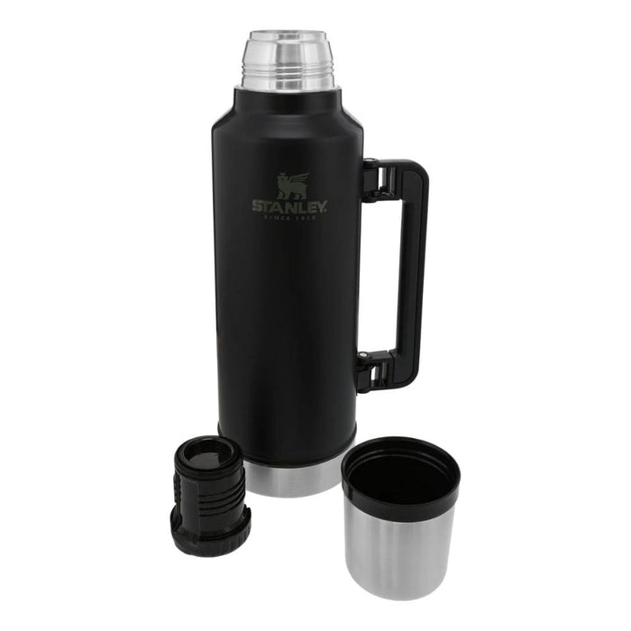 Botella Térmica Stanley Legendary Classic 2QT Matte Black