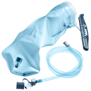 Bolsa de hidratación Streamer II 2.0 L Deuter azul claro con tubo y válvula de mordida para senderismo y deportes.
