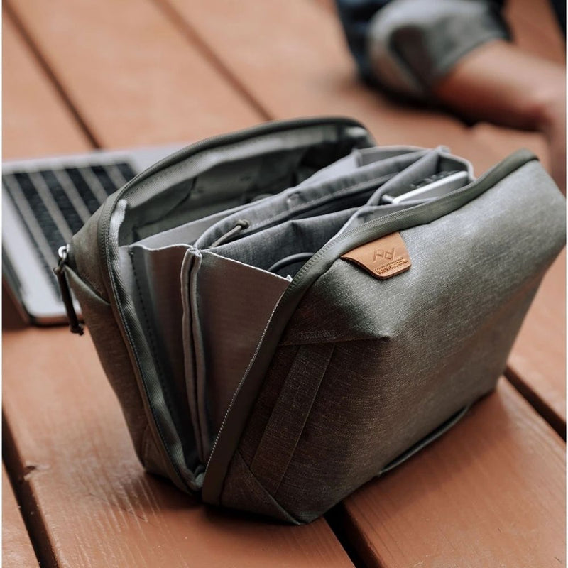 Organizador de viaje Tech Pouch Peak Design Charcoal